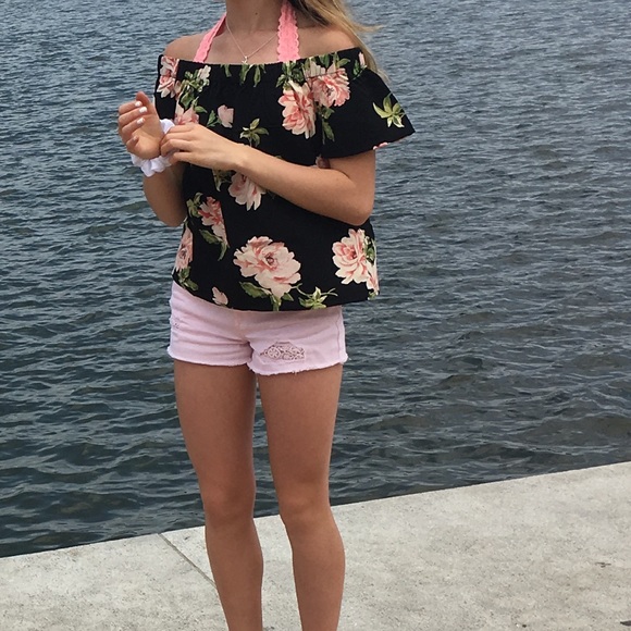 Off-Shoulder Top - Picture 3 of 3